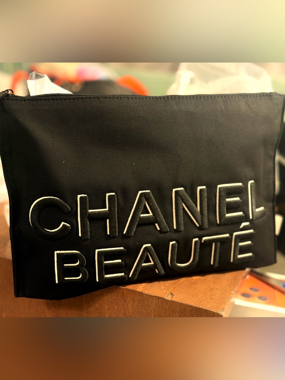 RARE!CHANEL Beaute Black Cosmetic Pouch with White Embroidered Logo extra large - Picture 7 of 8